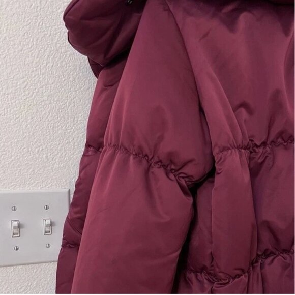 Theory Red Cropped Puff Jacket - Size M/S | Down-Filled Winter Essential - Picture 6 of 9